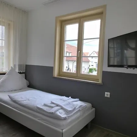 Flyinn-pension Airport-messe * Leinfelden-Echterdingen