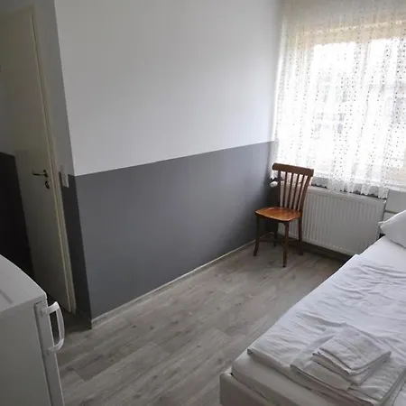 Penzion Flyinn-pension Airport-messe Leinfelden-Echterdingen