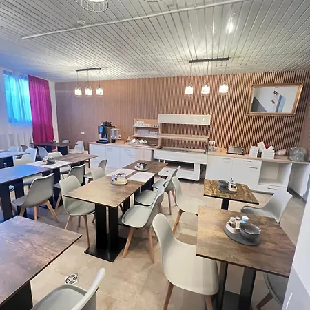 Flyinn-pension Airport-messe 라인펠덴에흐터딘겐