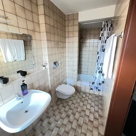 Πανσιόν Flyinn-pension Airport-messe