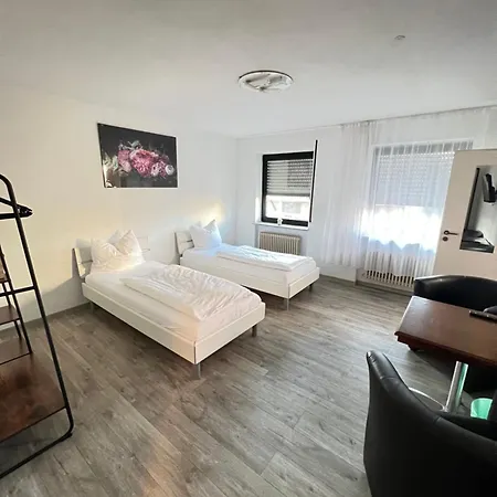 Flyinn-pension Airport-messe Πανσιόν *