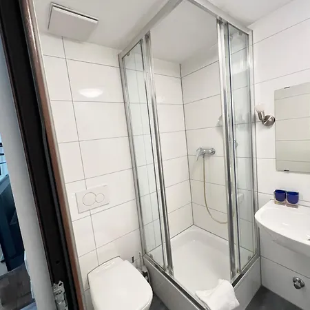 Flyinn-pension Airport-messe *